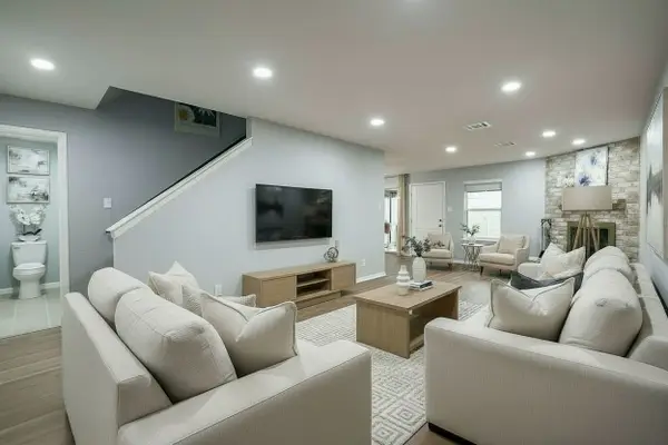 7931 Ellinger Lane, Houston, TX 77040