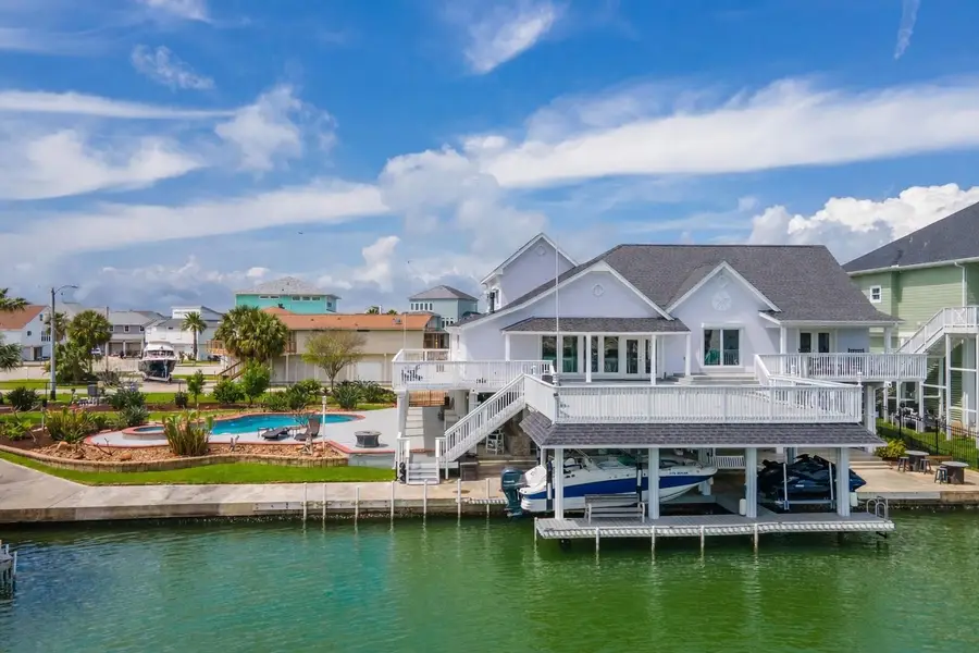 208 Coconut Street, Tiki Island, TX 77554 - #3