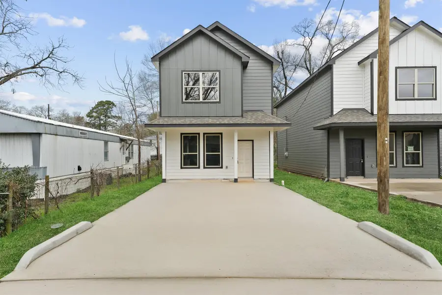8685 Sassafras Street, Willis, TX 77318 - Image #2