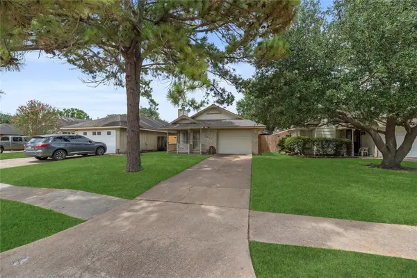 8622 Ashlawn Drive, Houston, TX 77083