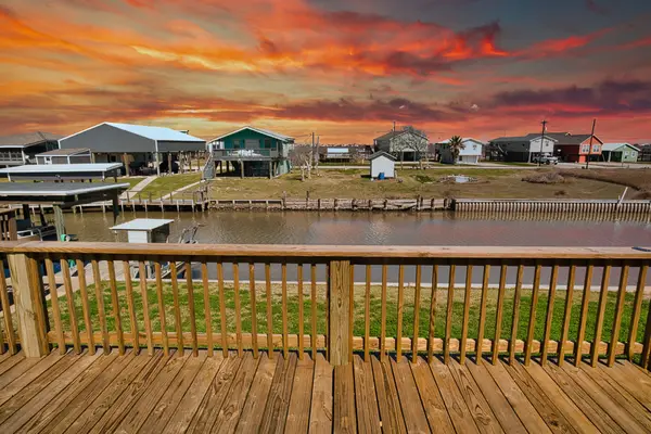 976 County Road 202, Sargent, TX 77414