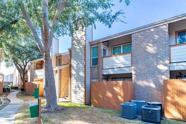 10202 Forum Park Drive #211, Houston, TX 77036