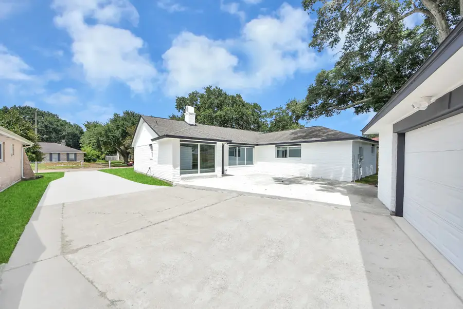 16114 Forest Bend Avenue, Friendswood, TX 77546 - #3