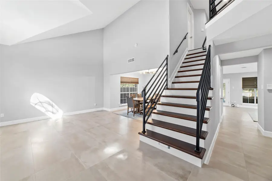 183 N Village Knoll Circle, The Woodlands, TX 77381 - #2