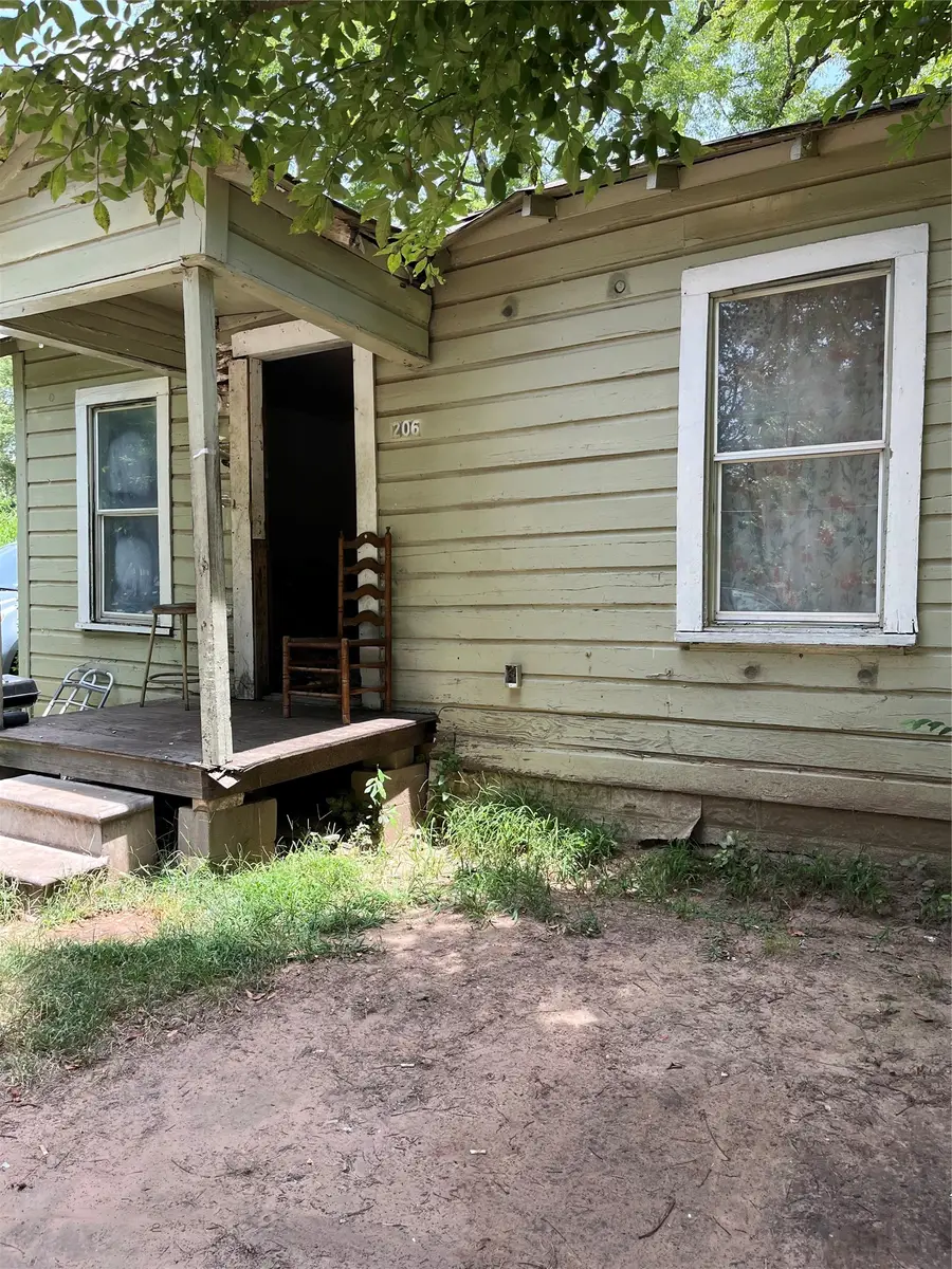 206 Callier Street, Palestine, TX 75803 - #2