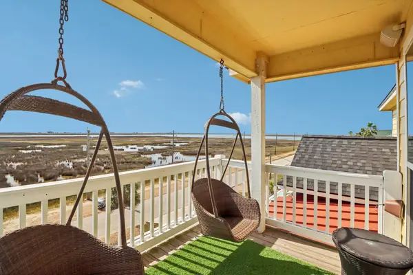 206 China Clipper Drive, Freeport, TX 77541