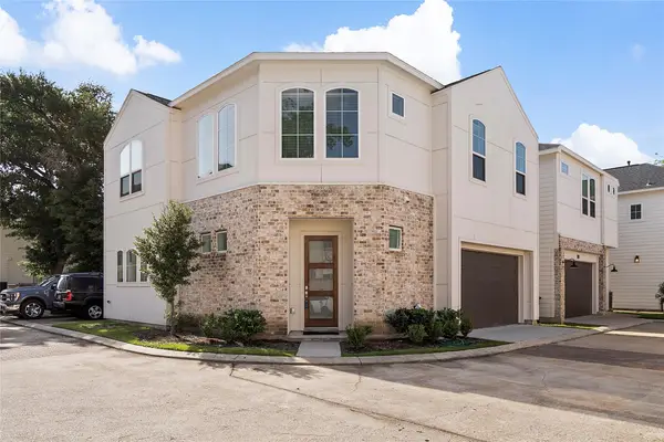 7702 West Side Villas Lane, Houston, TX 77055