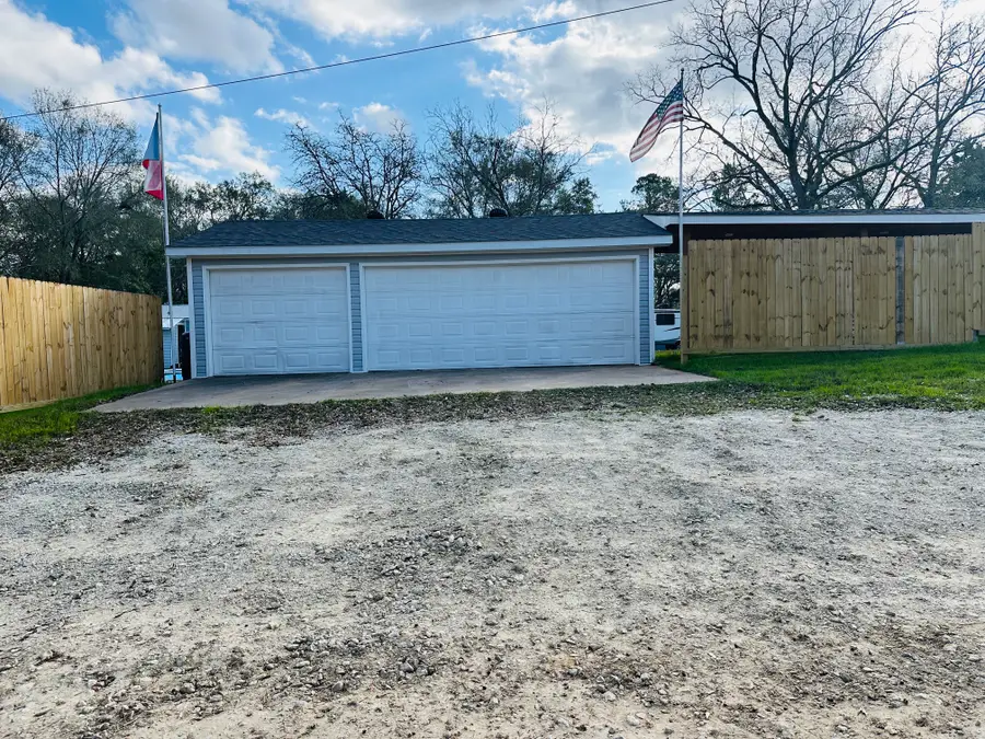 690 N Barbee Street, Lovelady, TX 75851 - Image #3