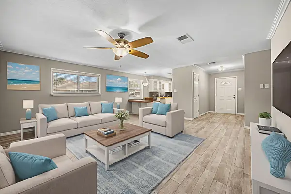 902 Ivy Avenue, Deer Park, TX 77536