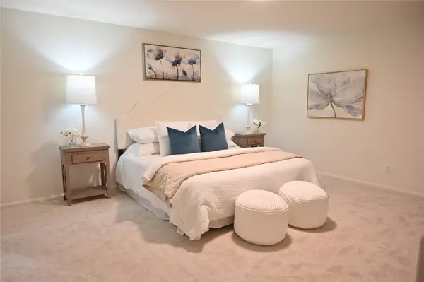 624 S Ripple Creek Drive #624, Houston, TX 77057