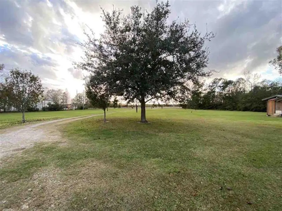 322 N Lhs Drive, Lumberton, TX 77657 - Image #2