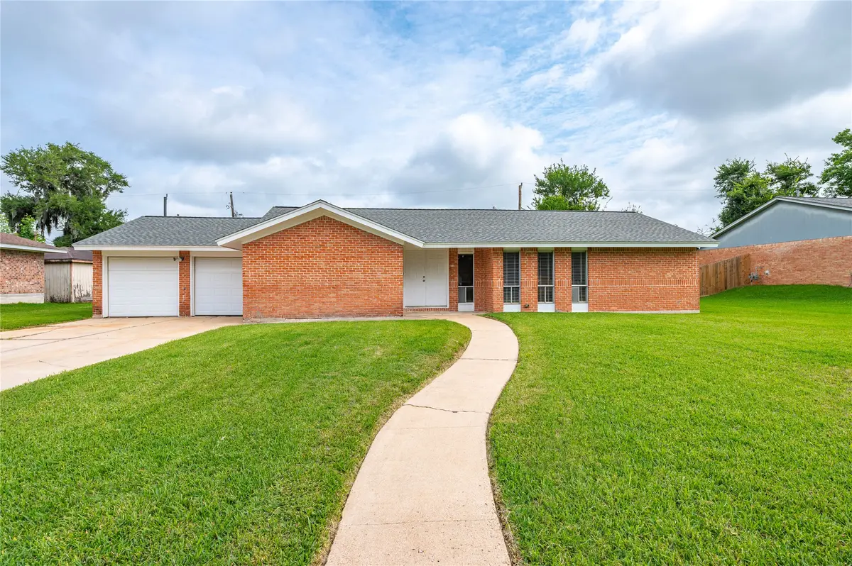 414 N Yaupon Street, Richwood, TX 77531 - #1