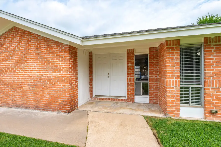 414 N Yaupon Street, Richwood, TX 77531 - #2