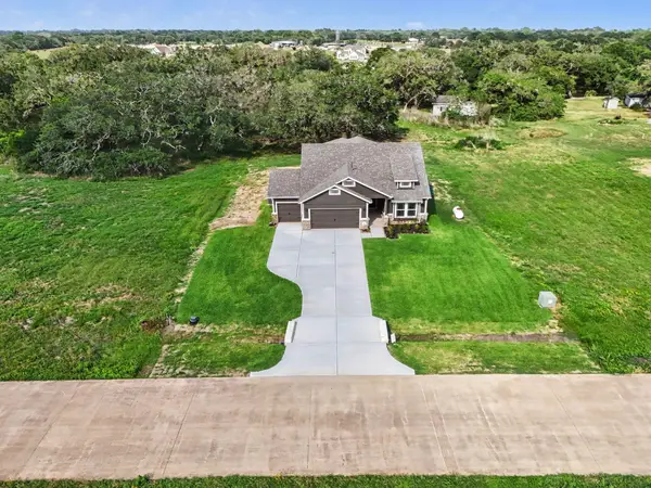 22 Red Barn Road, Bay City, TX 77414