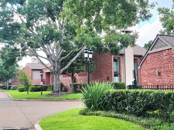 7447 Cambridge Street #30, Houston, TX 77054