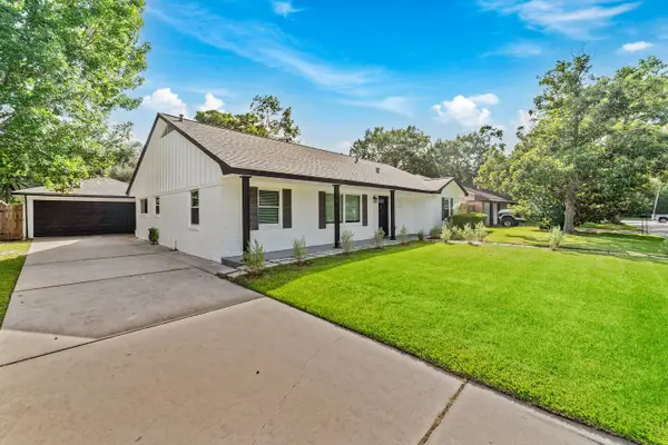 1206 Timber Lane, Friendswood, TX 77546