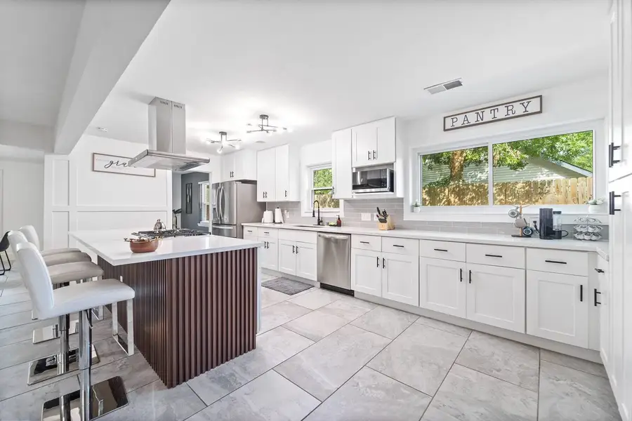 1206 Timber Lane, Friendswood, TX 77546 - Image #2