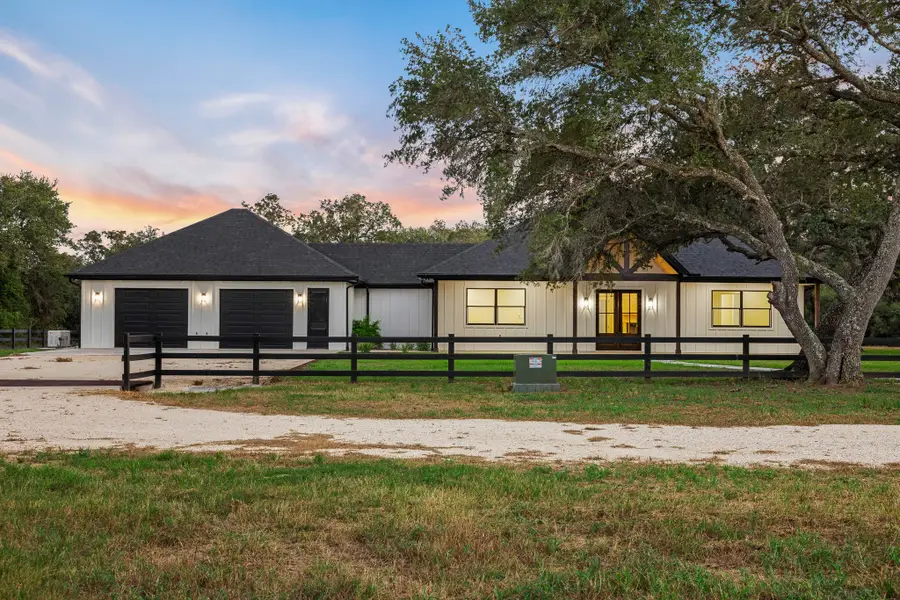 1109 County Road 157, Columbus, TX 78934 - #2
