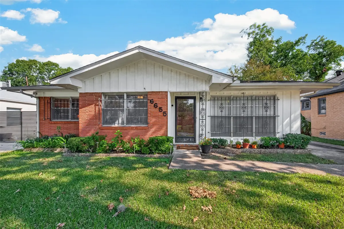 6655 Wildwood Way, Houston, TX 77023 - #1