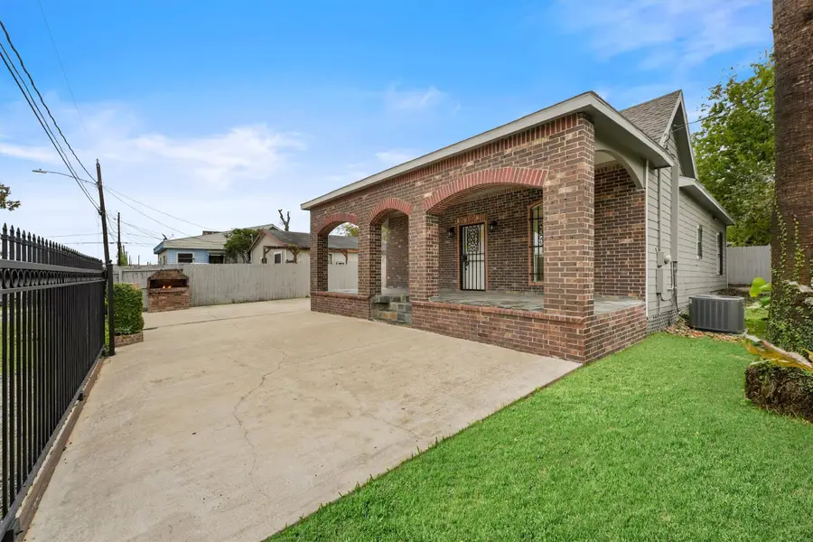 7912 Cypress Street, Houston, TX 77012 - Image #2