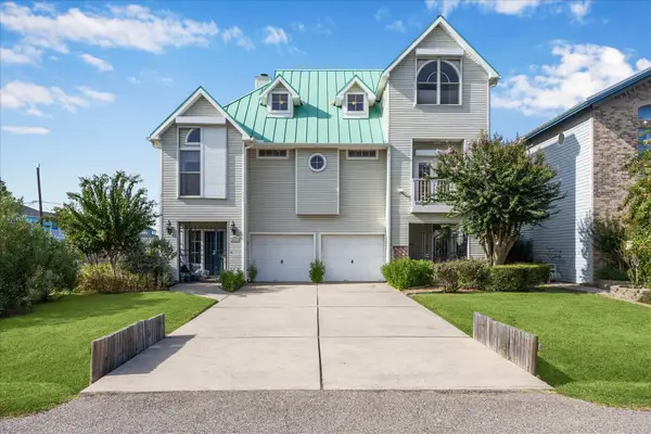 422 Bay Colony Drive, La Porte, TX 77571