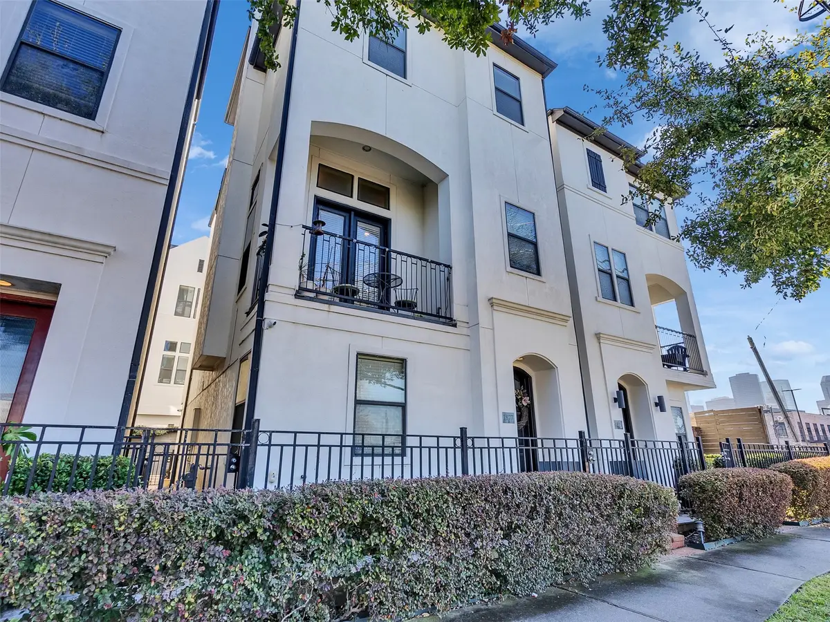 1877 Dart Street, Houston, TX 77007 - Image #1