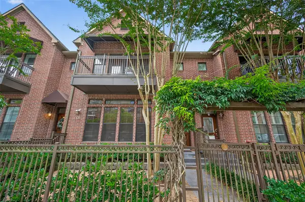 28 Riva Row, Spring, TX 77380