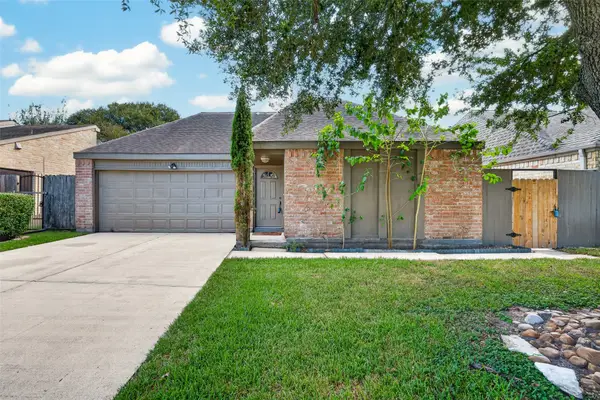11803 Brook Meadows Lane, Meadows Place, TX 77477