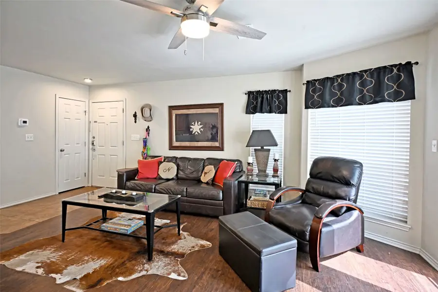 730 E Mather Street #J-301, New Braunfels, TX 78130 - Image #2