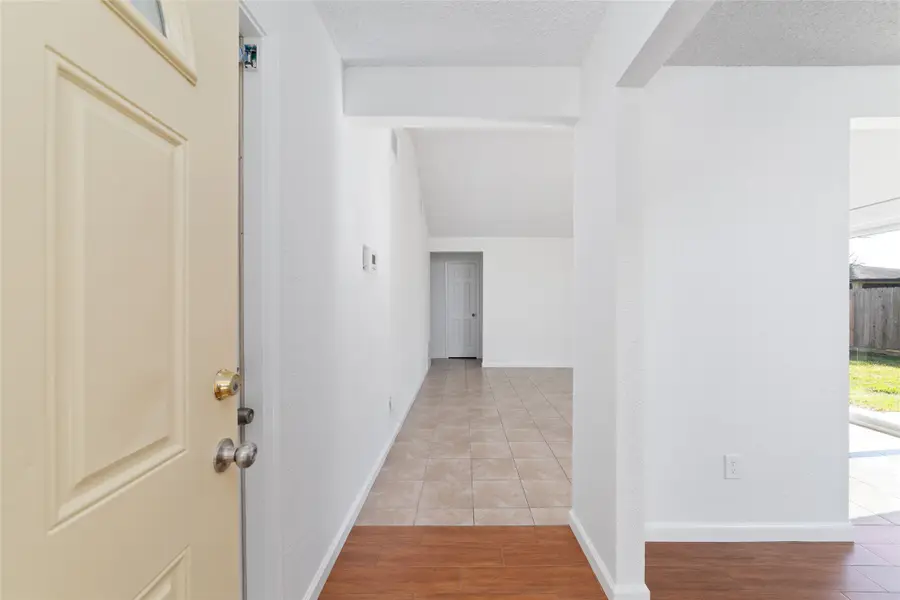 563 Slumberwood Drive, Houston, TX 77013 - Image #3