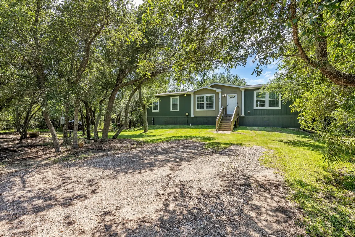 734 13th Street, Dickinson, TX 77539 - #1