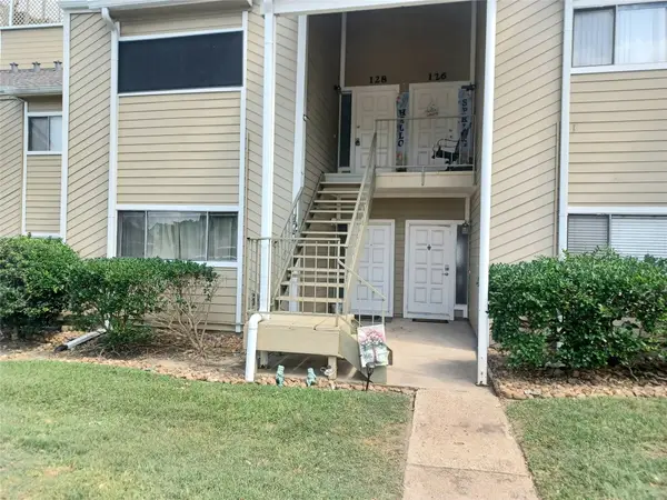 128 April Point Drive S, Conroe, TX 77356