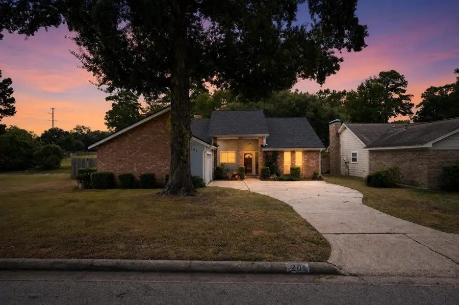 201 Prince Of Wales Street, Conroe, TX 77304 - #2