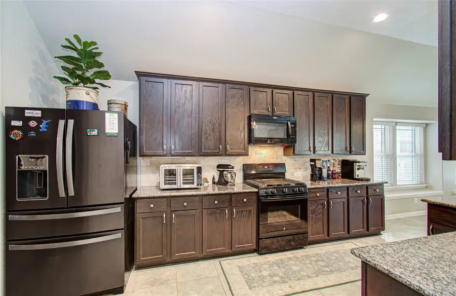 9519 White Landing, Monterey Belvieu, TX 77523 - #2