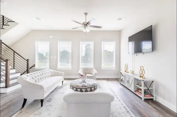 1740 Cove Crescent Court, Houston, TX 77055