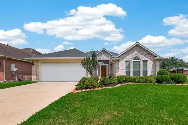 1823 Gillingham Way, Pasadena, TX 77504