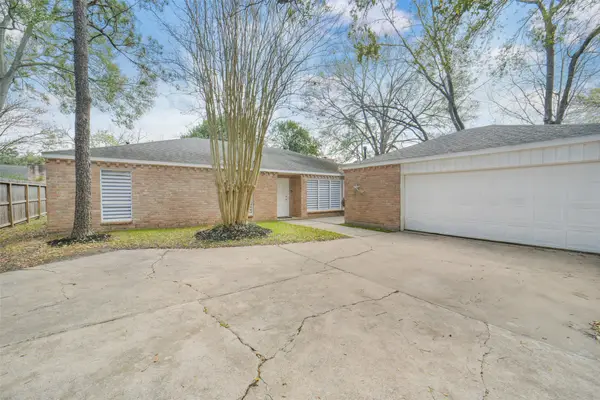 1823 Cherry Bend Drive, Houston, TX 77077