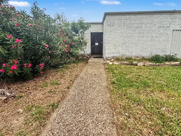 2106 Avenue L, Galveston, TX 77550