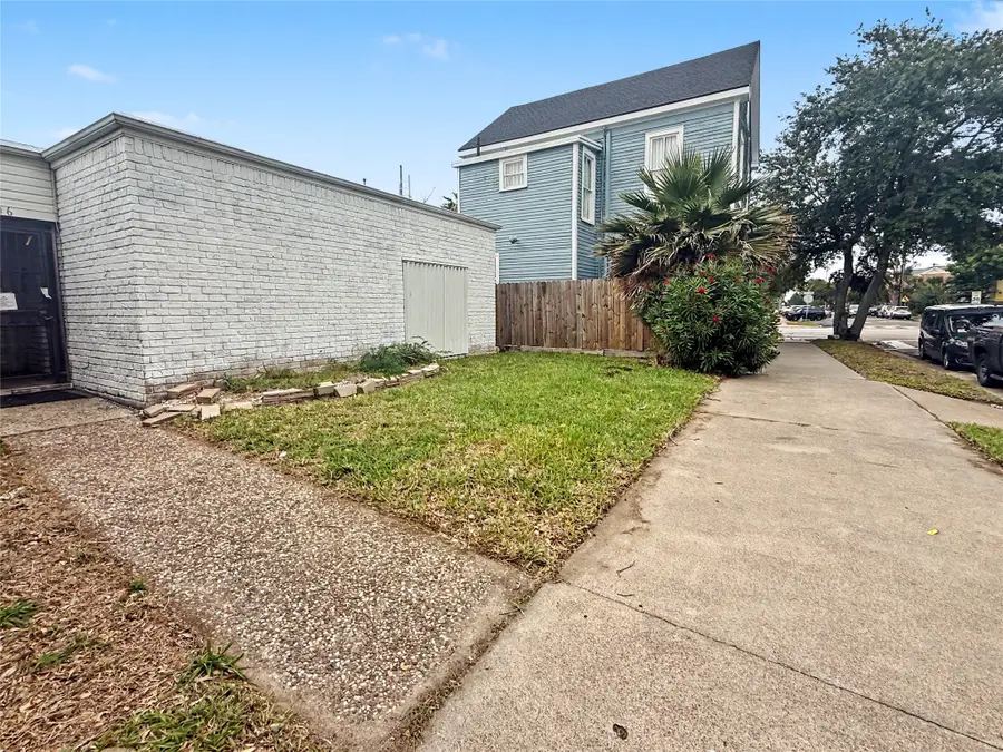 2106 Avenue L, Galveston, TX 77550 - #2