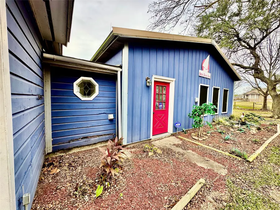 310 Ellen Avenue, League City, TX 77573 - #2