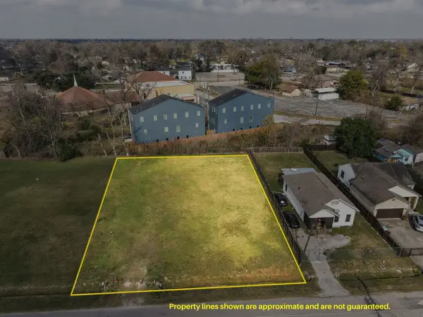 950 Granville Drive, Houston, TX 77091