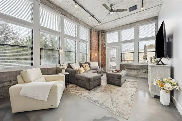 2323 Polk Unit 207 Street, Houston, TX 77003