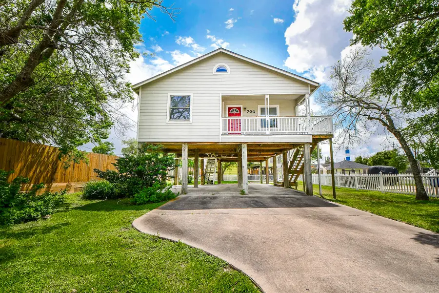 704 6th Street, Kemah, TX 77565 - #2
