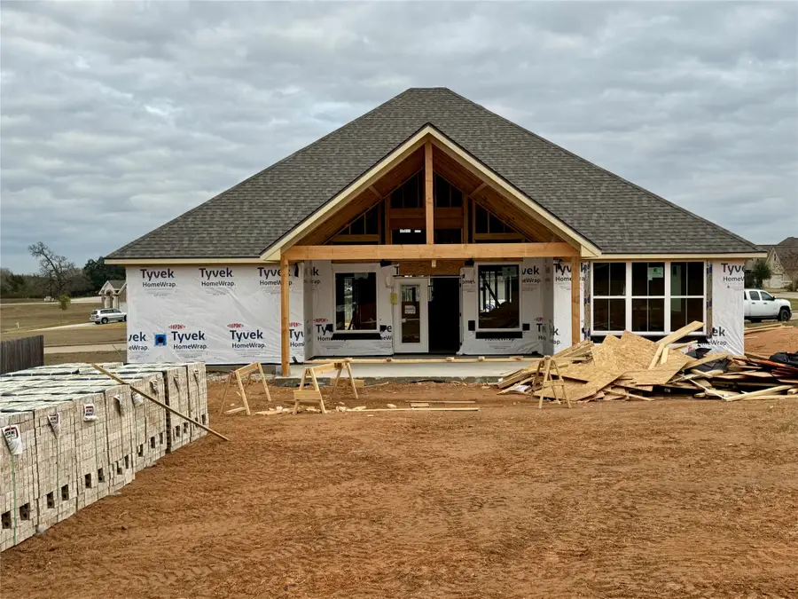 501 Oak Crest Lane, Brenham, TX 77833 - Image #2