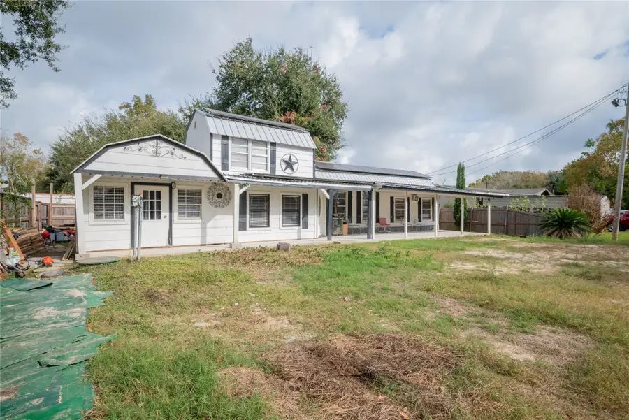 299 Mack Foster Street, Stowell, TX 77661 - Image #2