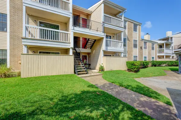 2750 Holly Hall Street #1017, Houston, TX 77054