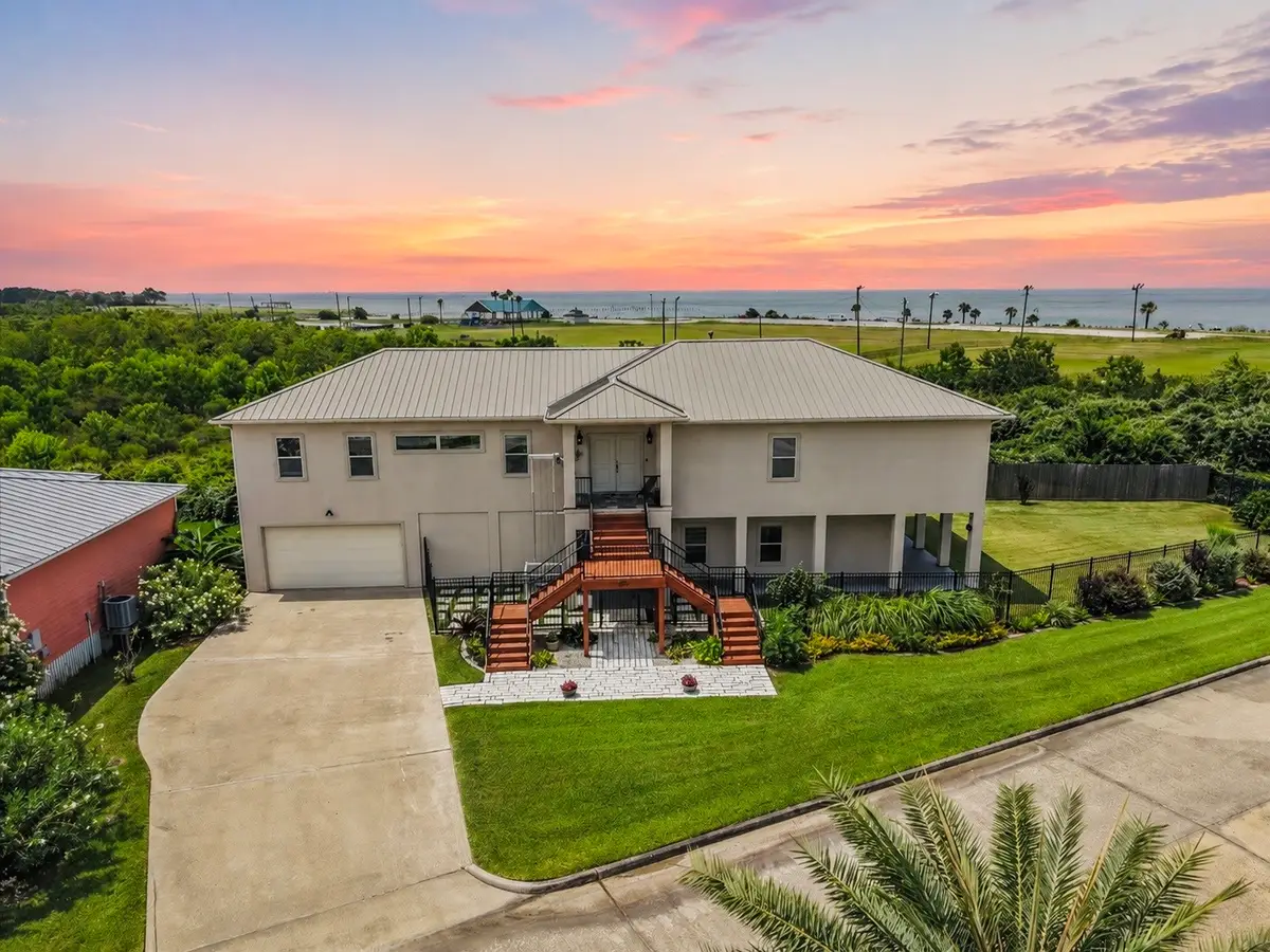 202 Debbie Lane, San Leon, TX 77539 - #1