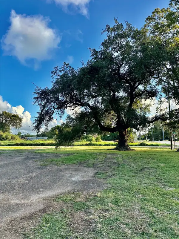 101 N Market Street, Brazoria, TX 77422