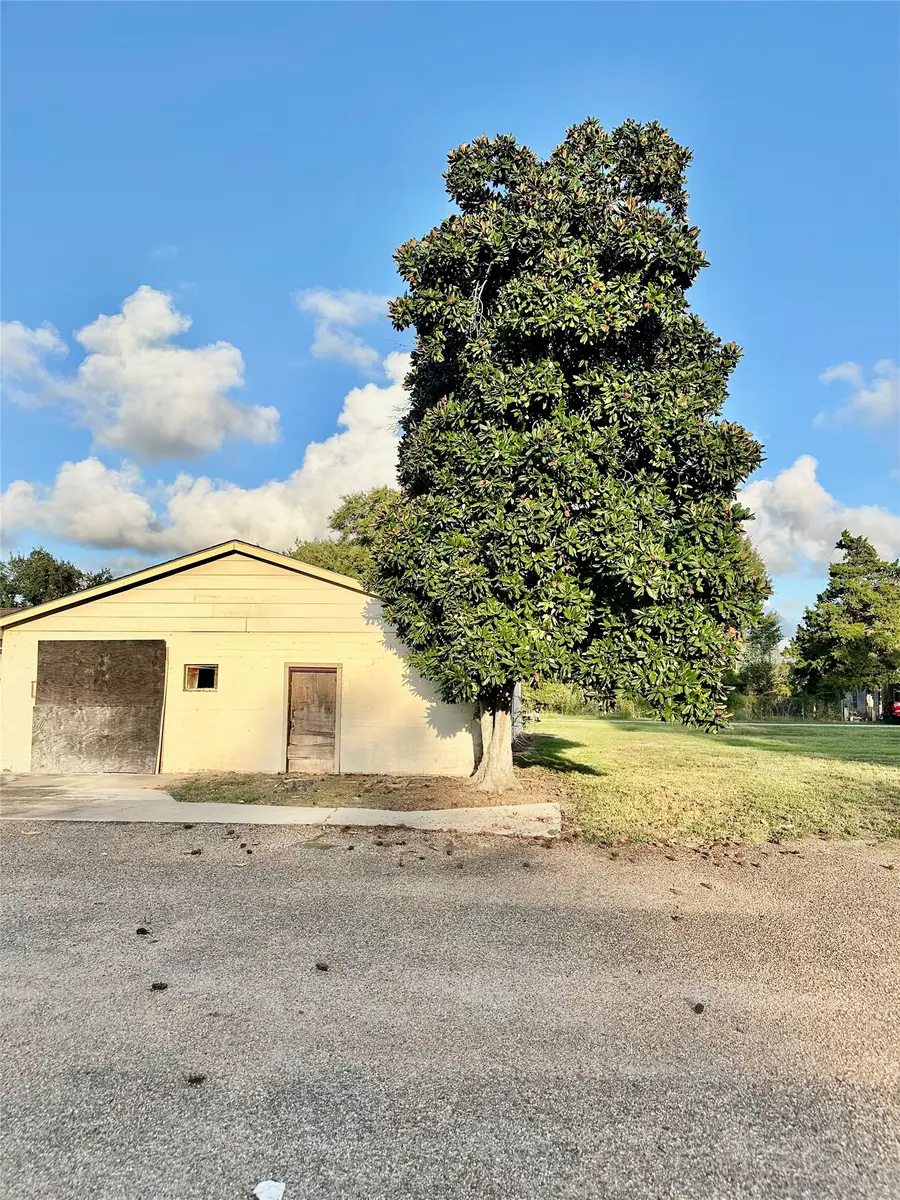 101 N Market Street, Brazoria, TX 77422 - #3
