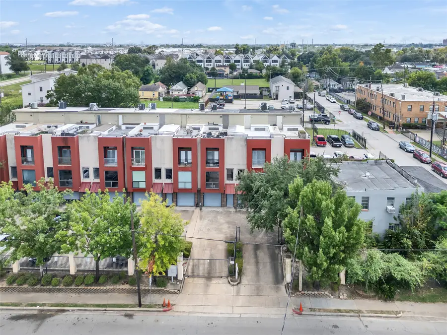 310 S Jensen Drive #2, Houston, TX 77003 - #3